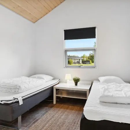 Elmo - 800m From The Sea In Ne Jutland By Interhome * Hals