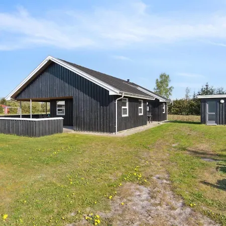 Elmo - 800m From The Sea In Ne Jutland By Interhome Holiday home Hals
