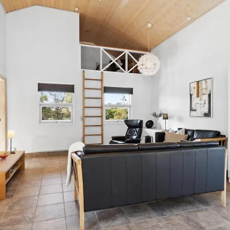 Holiday home Elmo - 800m From The Sea In Ne Jutland By Interhome *