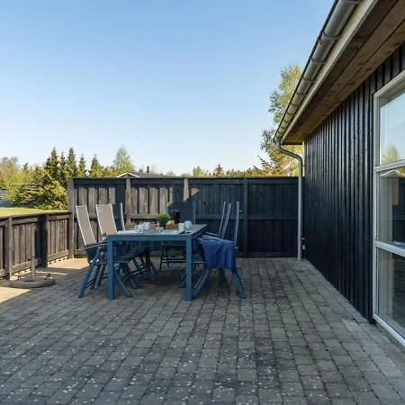 Holiday home Elmo - 800m From The Sea In Ne Jutland By Interhome