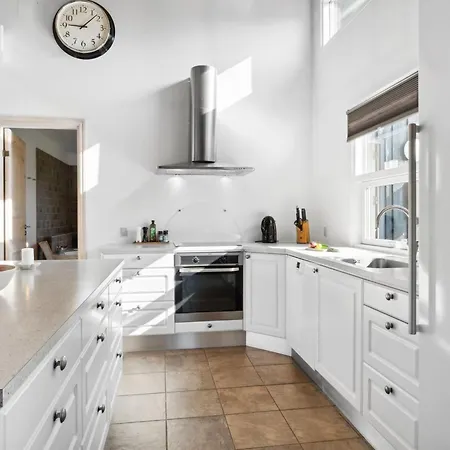 Semesterbostad Elmo - 800m From The Sea By Interhome Hals
