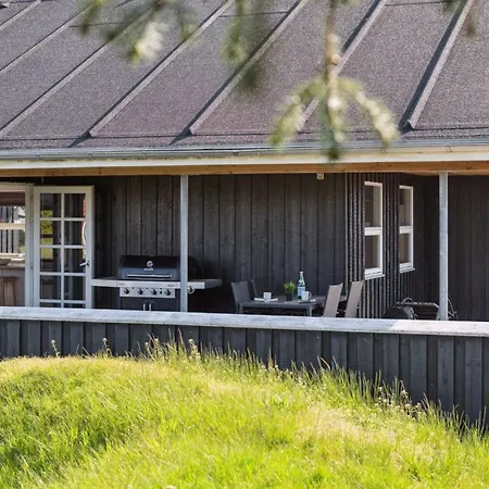 Elmo - 800m From The Sea By Interhome * Hals